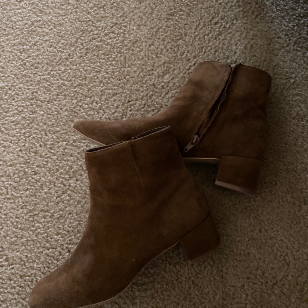 Shoes - Picture 2 of 2